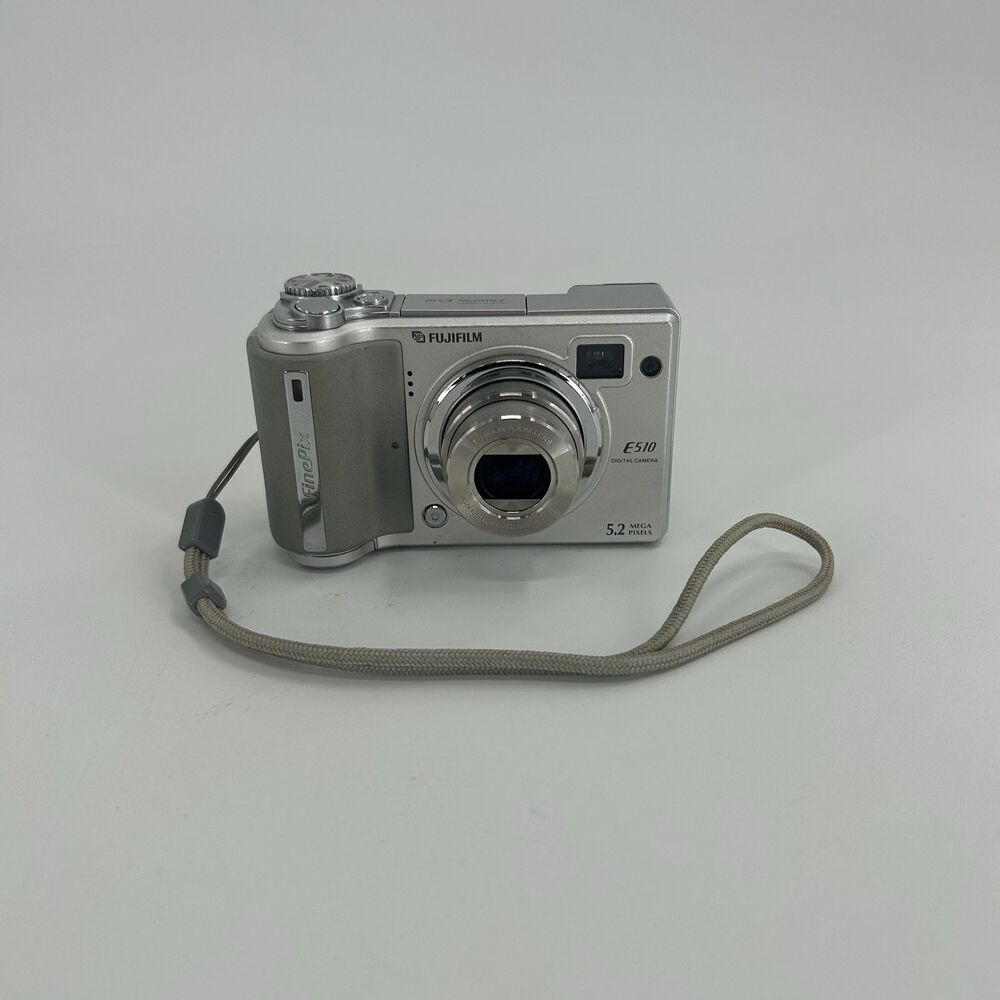 Fujifilm Finepix E Series E510 5.2MP Digital Camera Silver Point Shoot Tested